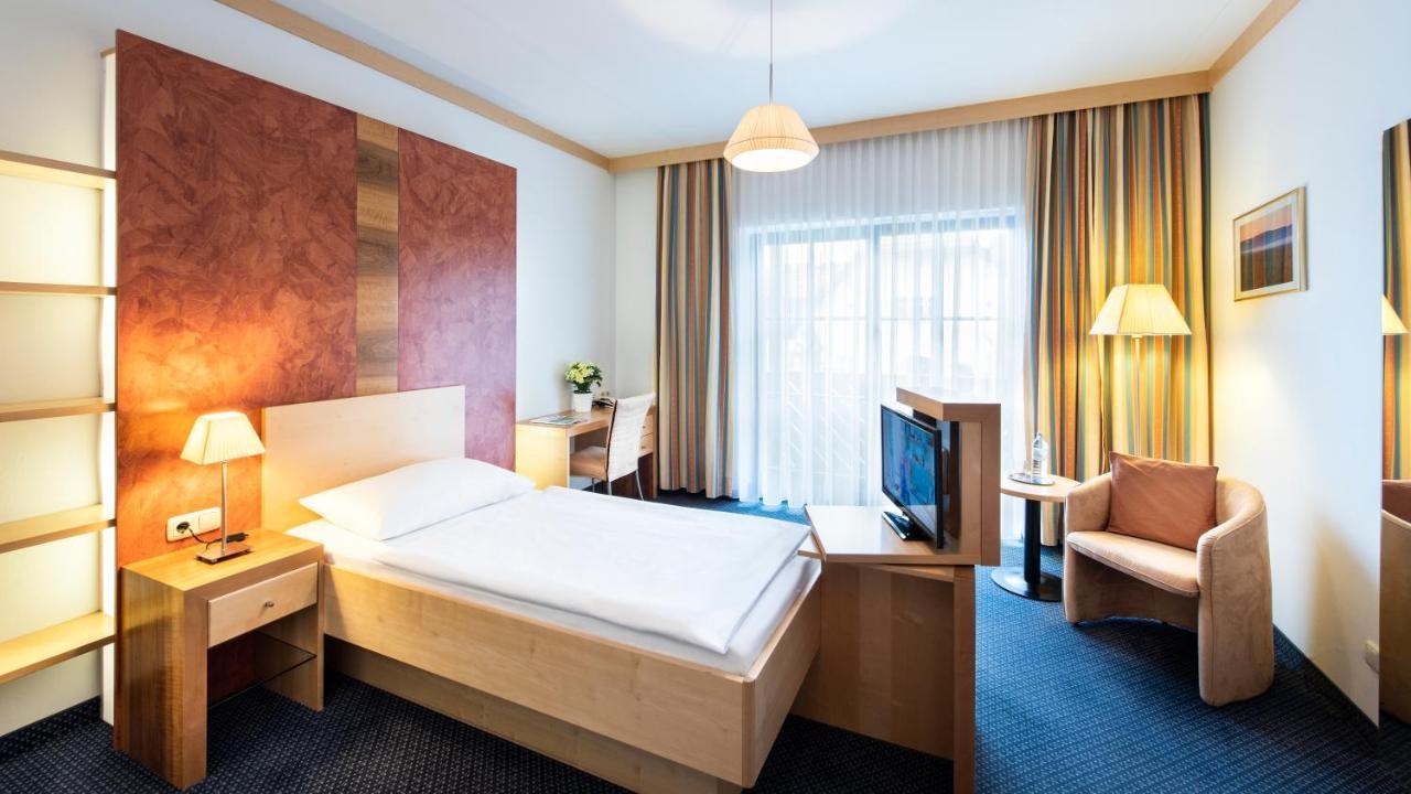 Parkhotel Zur Klause Bad Hall Εξωτερικό φωτογραφία