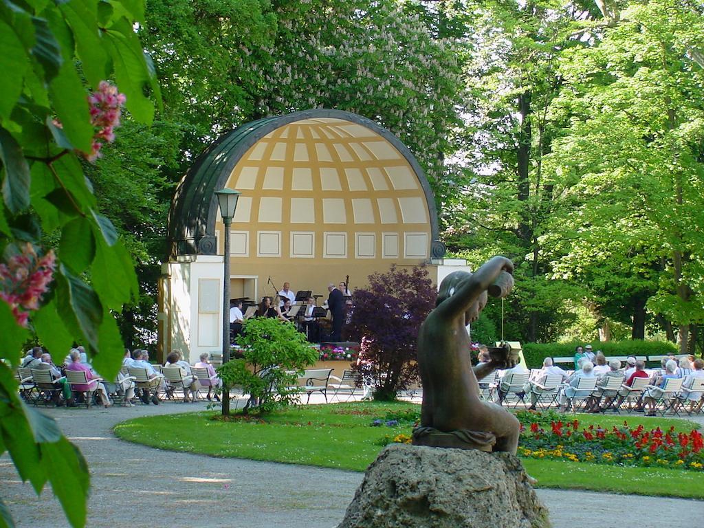 Parkhotel Zur Klause Bad Hall Εξωτερικό φωτογραφία